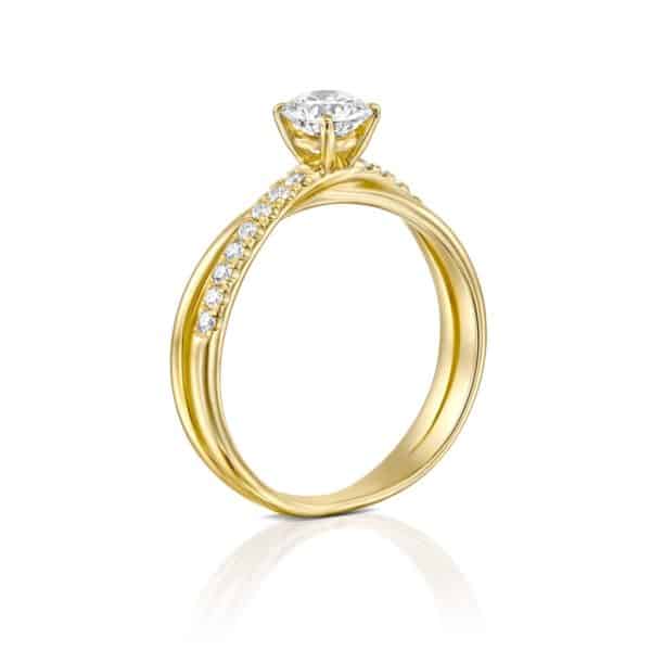 טבעת אירוסין מוניק טוויסט זהב צהוב - עומדת