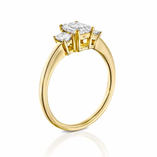 טבעת יהלומים אמרלד 1.5 קראט - זהב צהוב - 2